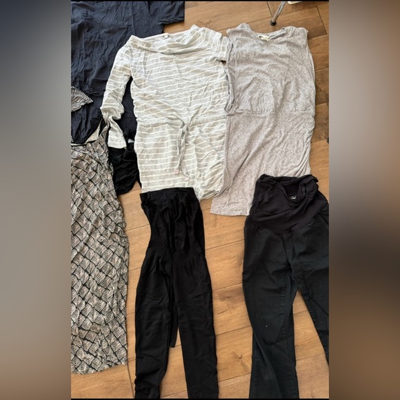 Chic Maternity Collection small Xsmall - Picture 2 of 7